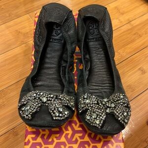 Tory Burch gently used/good condition EDDIE BOW TIE FLATS SIZE 8.5